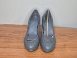 Froggie Grey Leather Platform Courts — Size 9 - Image 3